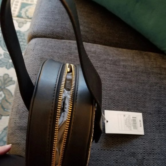 Round Purse - Picture 2 of 4